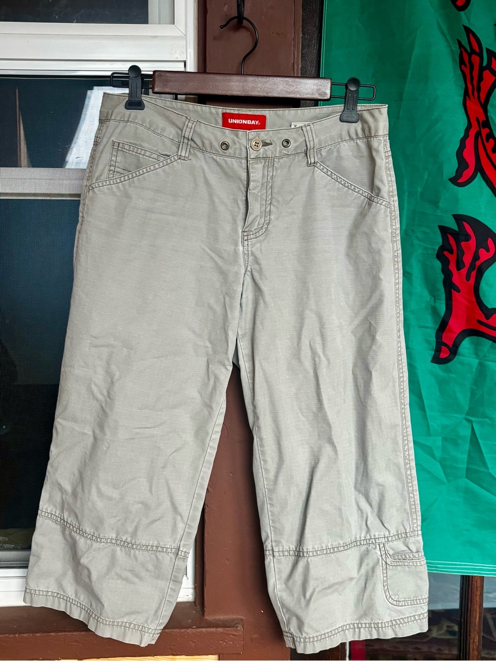 UNIONBAY Light Gray Cropped Cargo Pants